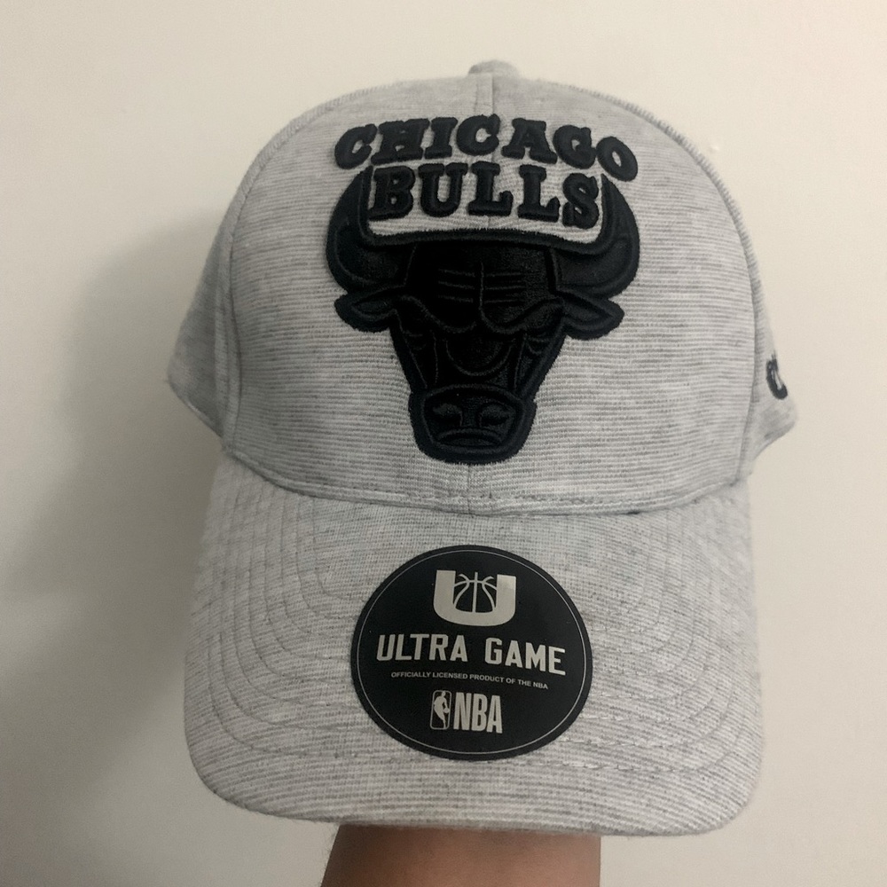 Black/grey NBA Bulls hat